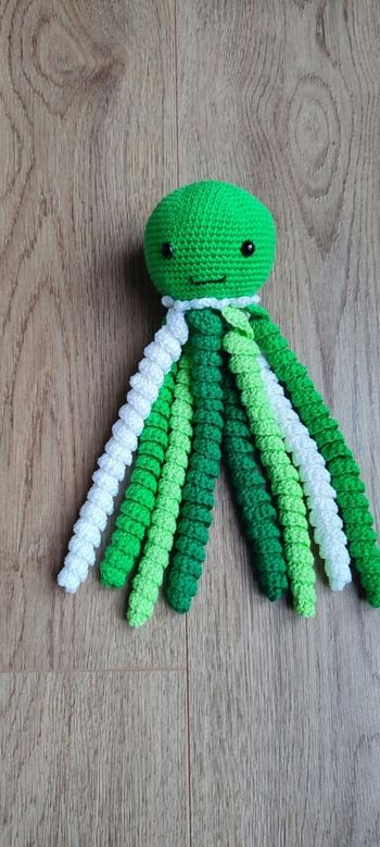 Très jolie pieuvre doudou bébé prématurité fait main 