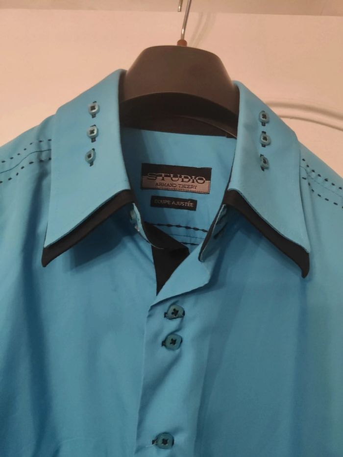 Chemise bleu clair - photo numéro 2