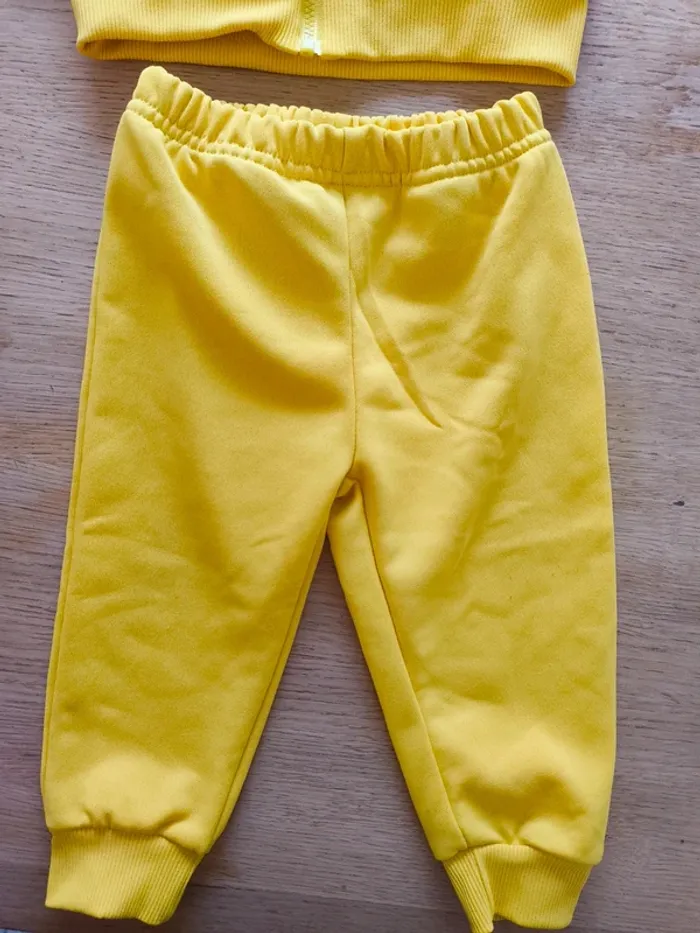 Ensemble fille 9 12 mois excellent état jaune - photo numéro 3