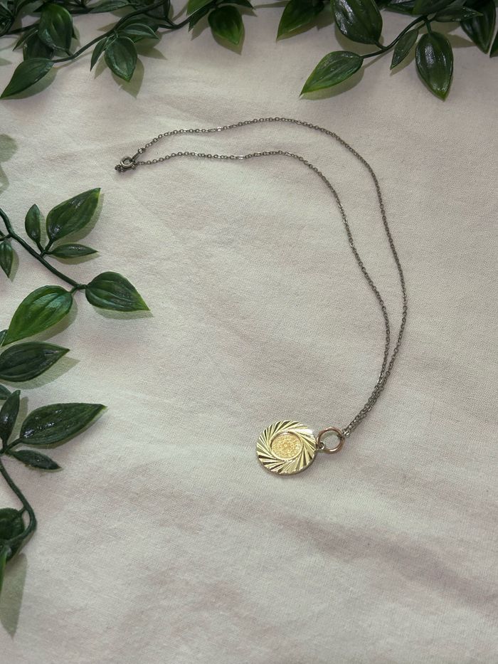 661 – collier doré avec rond