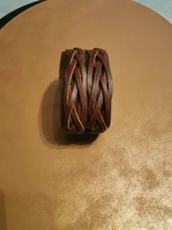 Bracelet style médiéval marron