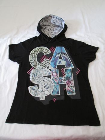 Tee-shirt noir à capuche