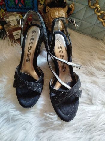 Compensées nothing else neuf