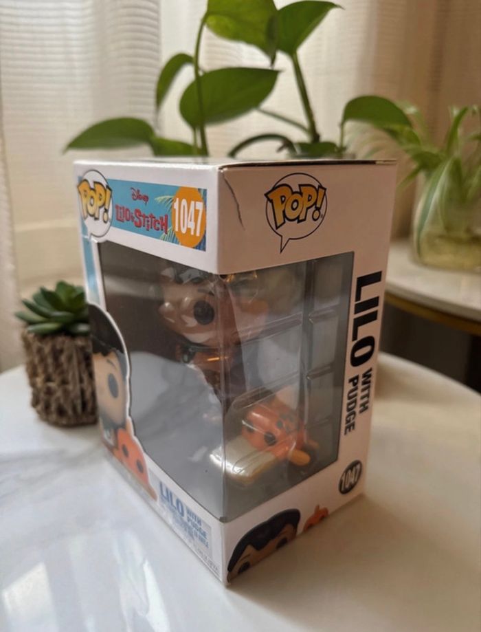 Disney - Figurine Funko Pop 1047 Disney Lilo and Stitch Lilo with Pudge - photo numéro 2