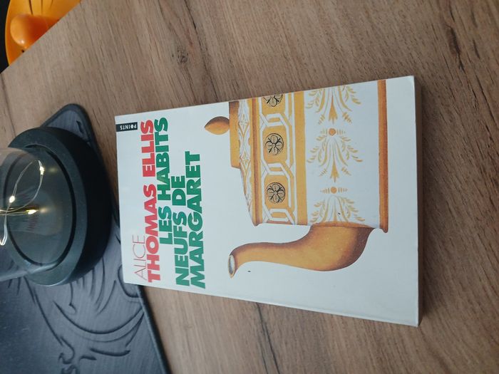 LIVRE LES HABITS NEUFS DE MAGARET DE ALICE THORIS ELLIS - photo numéro 1