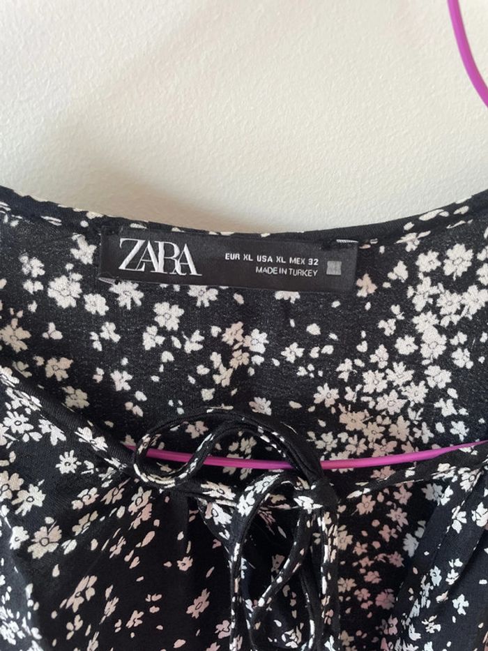 Robe Zara taille xl noire et fleur - photo numéro 4