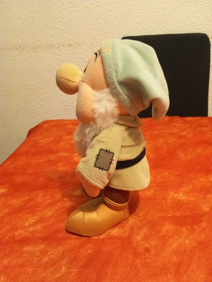 Nain Dormeur, ami de blanche neige , Disneyland - photo numéro 3