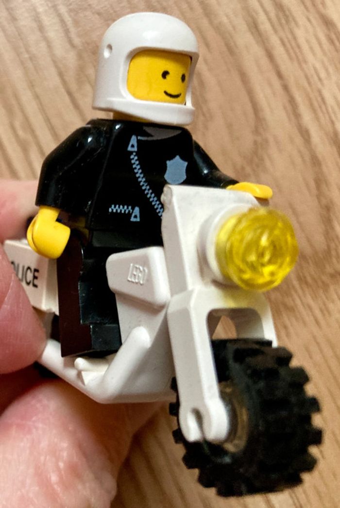 LEGO 6522 patrouille de police 1987 - photo numéro 9