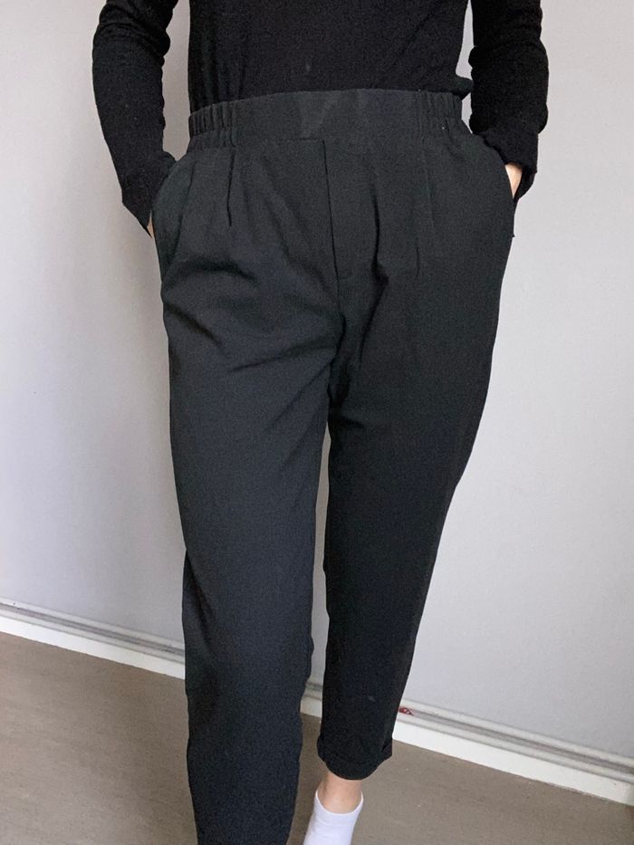 Pantalon noir simple bershka taille s