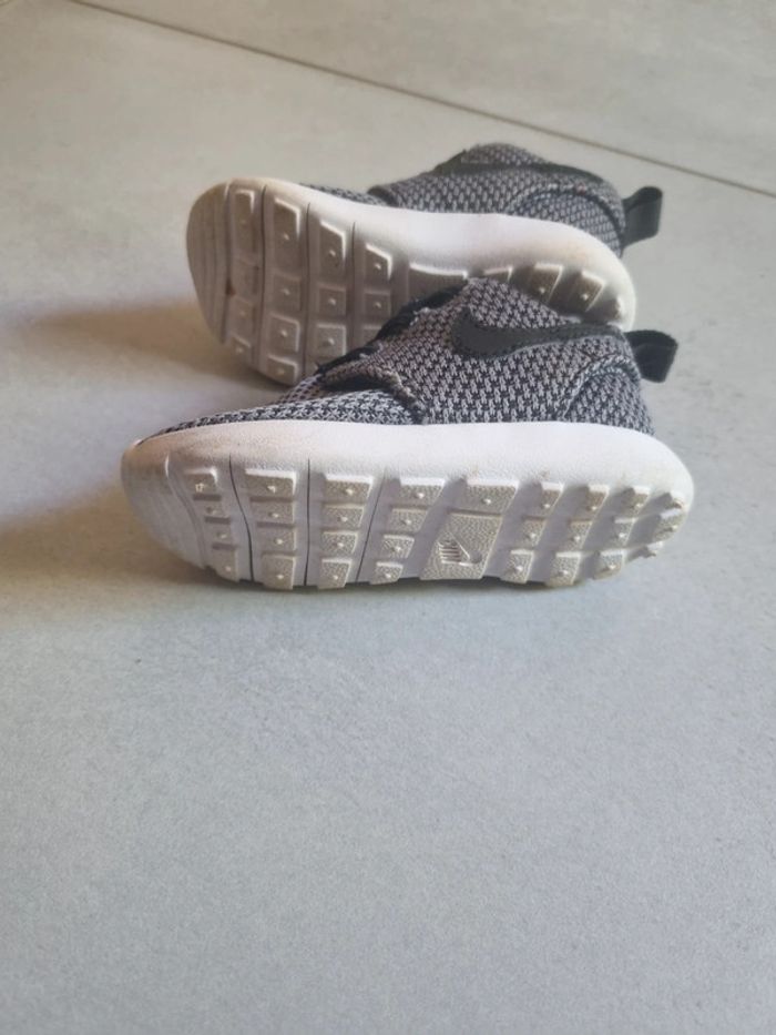 Baskets sans lacets, Nike (19.5) - photo numéro 3