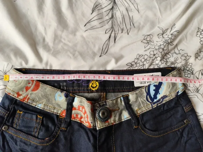 Magnifique jeans Desigual état neuf taille 36 - photo numéro 4