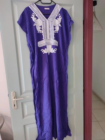 Robe arabe violette (gandoura)