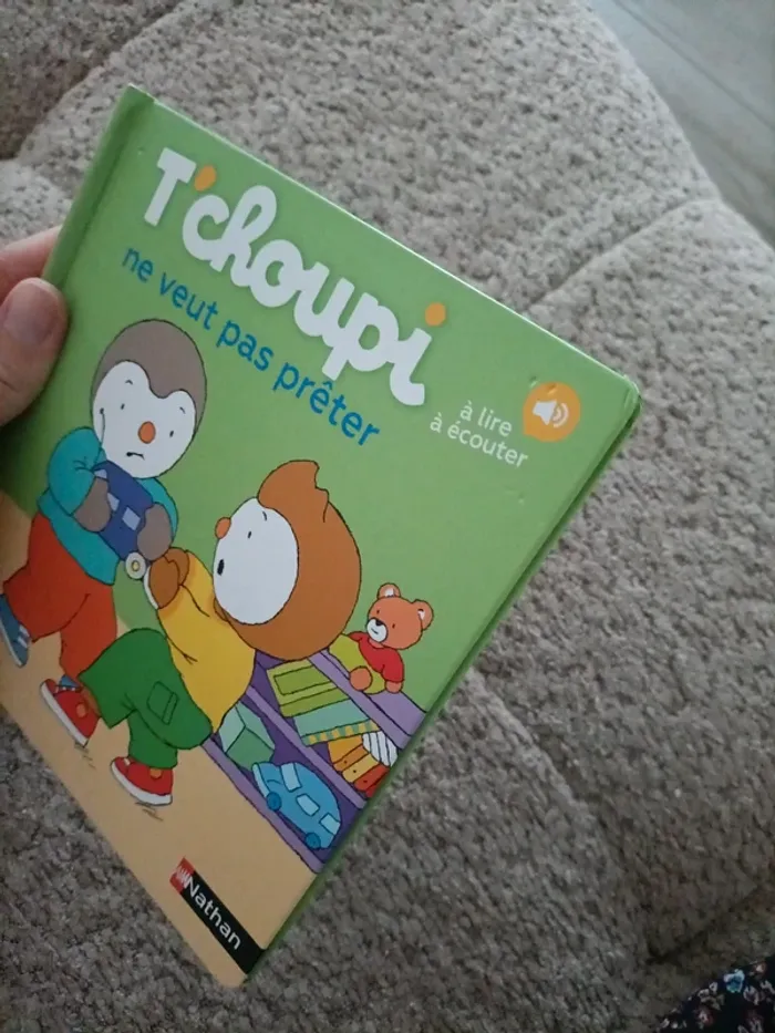 Livre T'choupi ne veut pas prêter - photo numéro 10