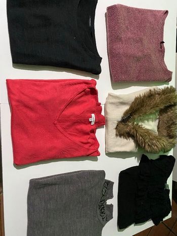 3€ le pull plusieurs marques taille M ( le lot 18€)