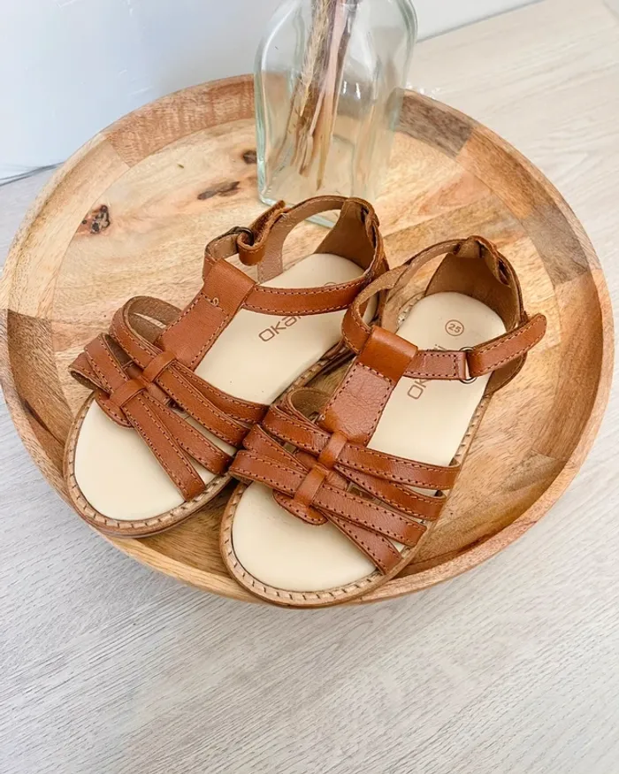 Sandales en cuir multibrides marron pointure 25 - Okaïdi ( neuves sans étiquette ) - photo numéro 2