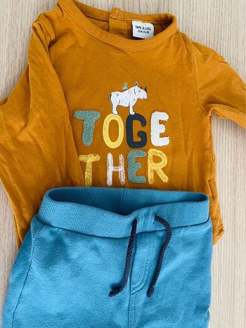 Ensemble tee-shirt ML + pantalon.