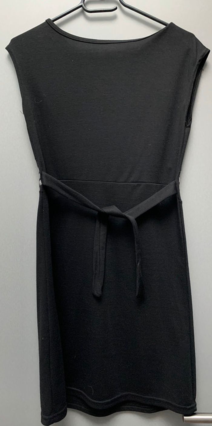Robe noire - photo numéro 3