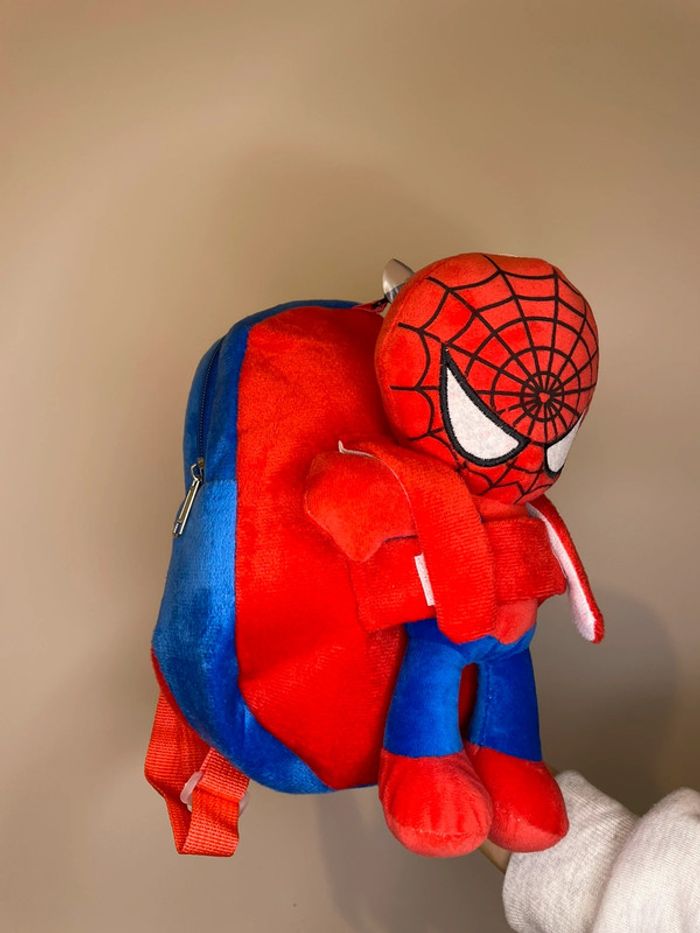 Sac à dos en peluche Marvel Spider Man - photo numéro 5