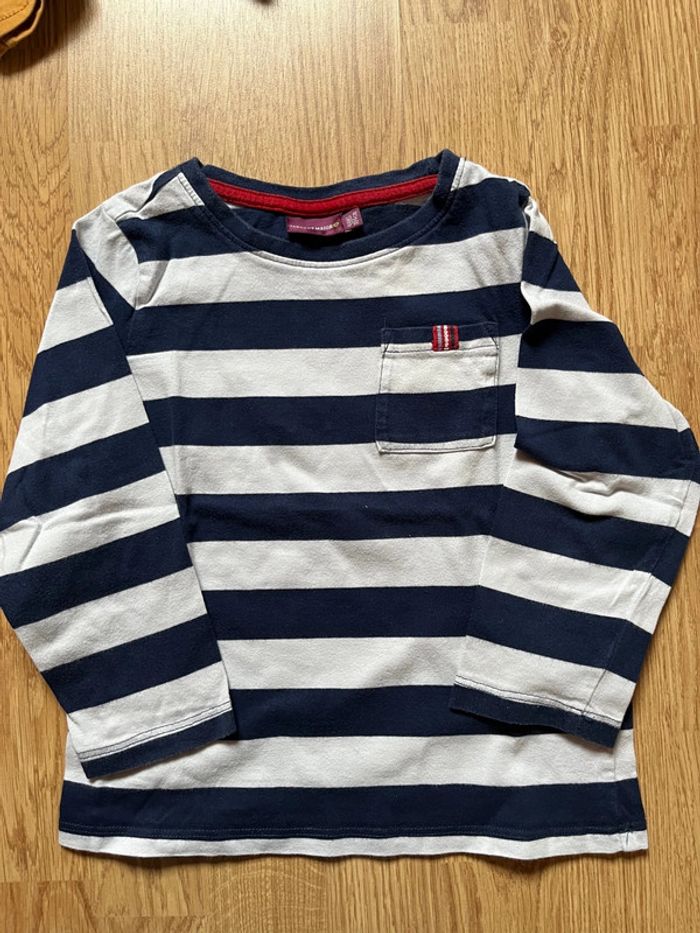 Lot vêtements garçon 4 ans - photo numéro 2
