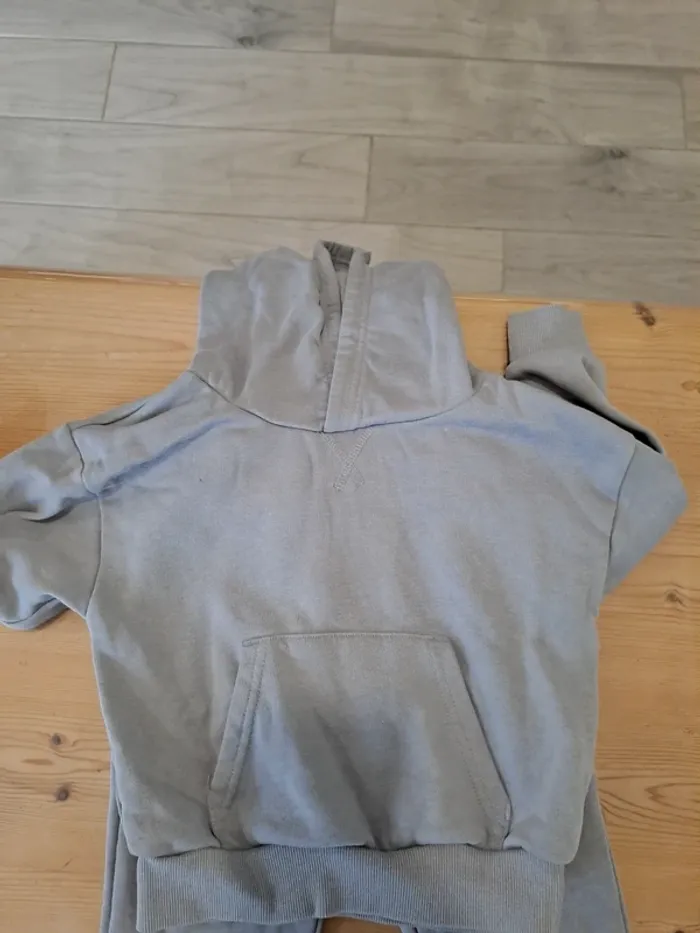 Ensemble jogging - photo numéro 2