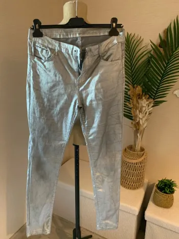 Très beau pantalon toile argentée femme 38/40