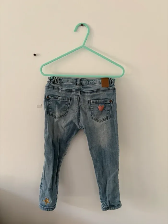 Jean slim Zara - Taille 2/3 ans (96 cm) - Très bon état - photo numéro 2