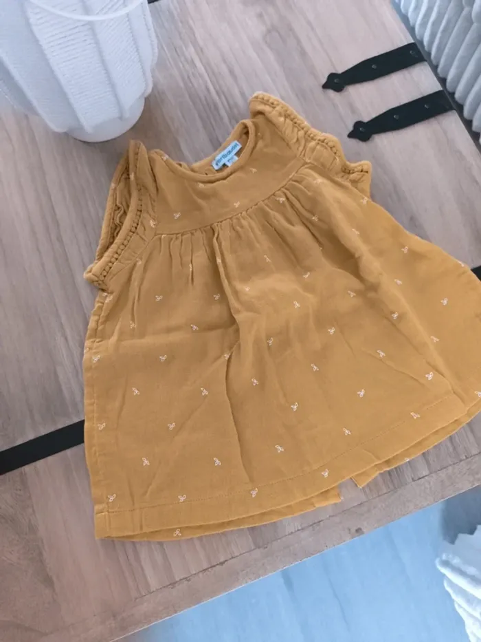 Robe légère 6 mois - photo numéro 2