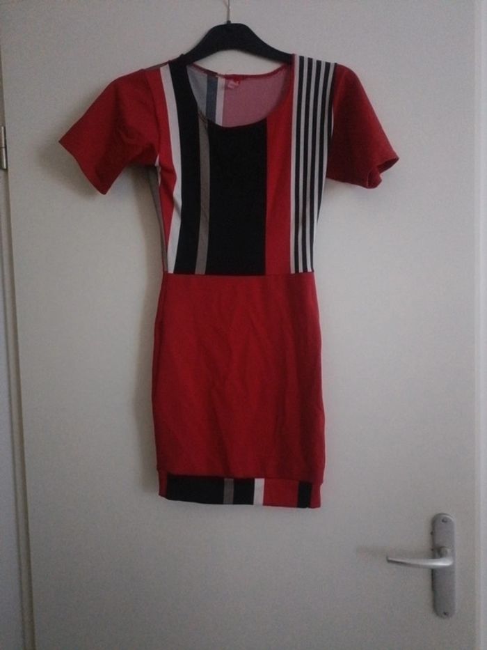 Mini robe moulante taille petit