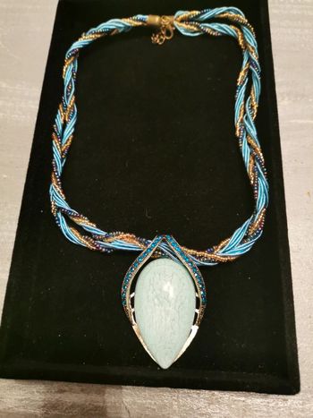 Collier style bohème chic bleu turquoise