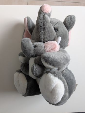 Peluche éléphant et son bébé grand modèle