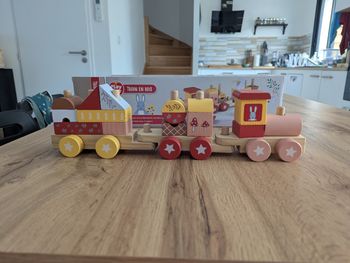 Train en bois