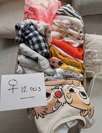 Lot de 40 vêtements fille enfant 12 mois 1 an