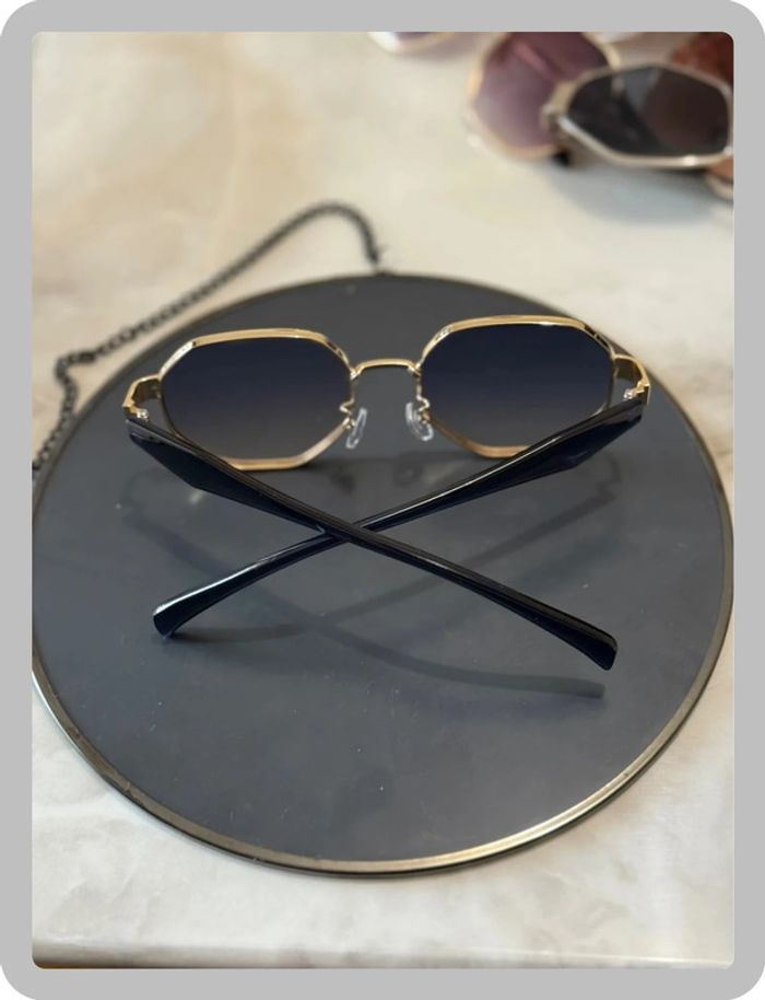 Lunette de soleil octogonale noire - photo numéro 4