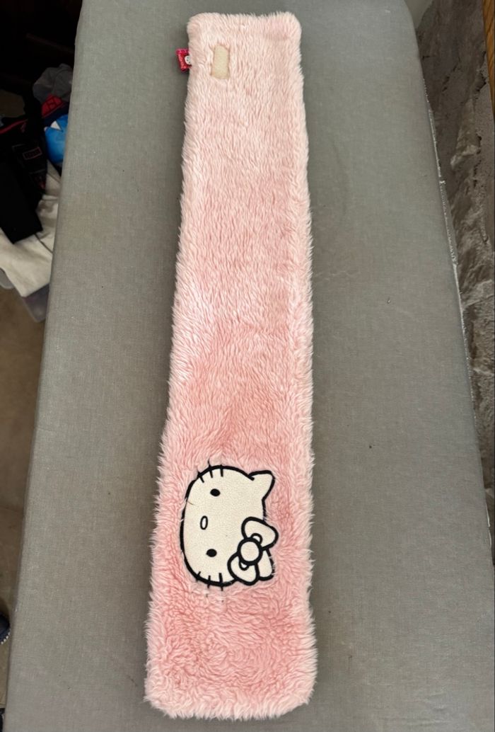 Écharpe Hello Kitty toute douce - photo numéro 3