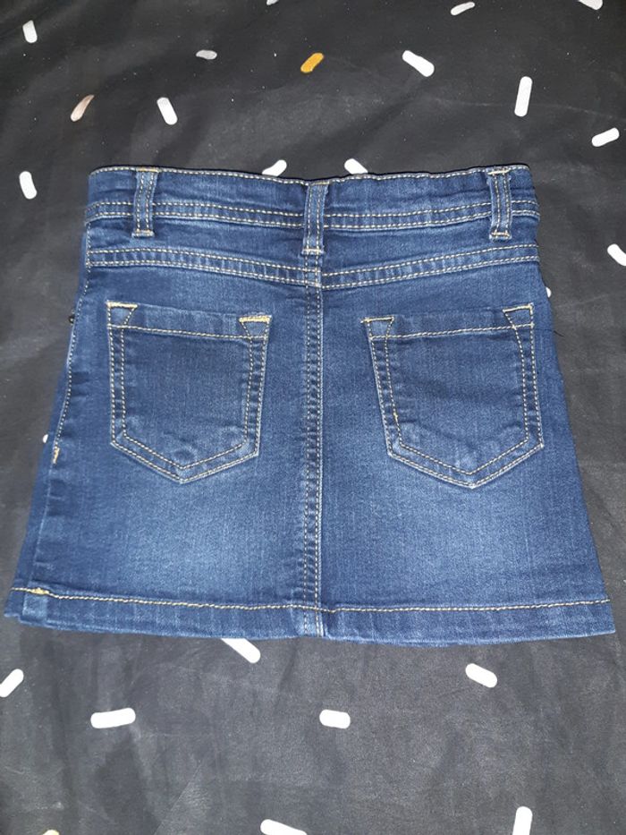Jupe en jean bleue - photo numéro 2