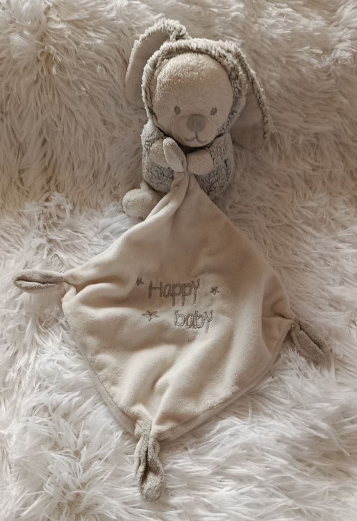 Doudou peluche ours déguisé en lapin Happy Baby - Premaman