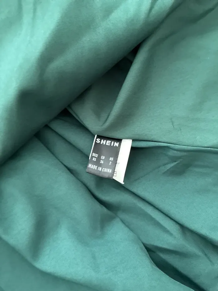 Robe en tulle vert foncé SHEIN taille XS en très bon état - photo numéro 11