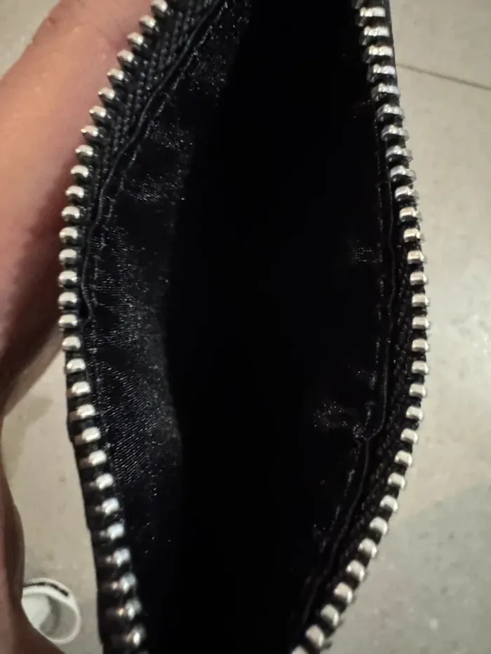 Casquette New Era, il y a des marques d'usures, taille unique - photo numéro 3