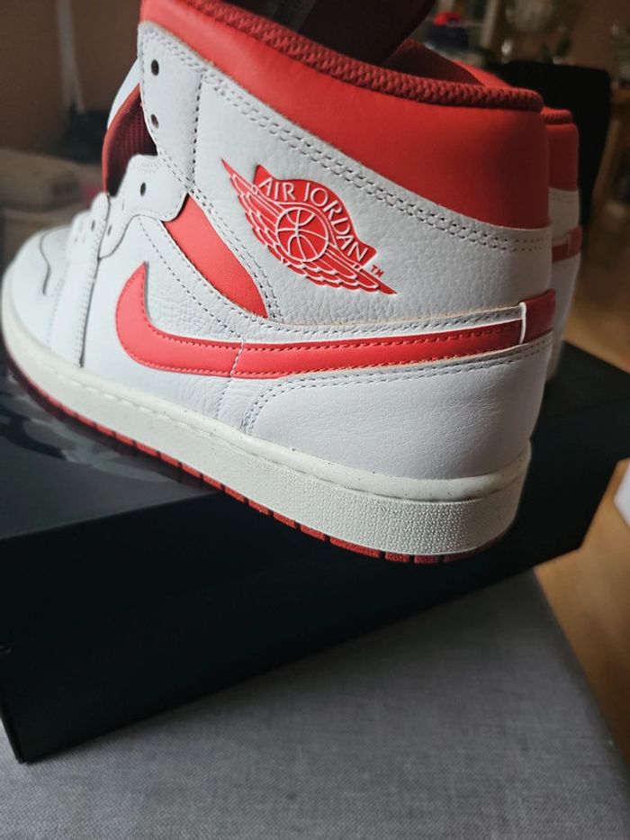 🔥Nike Air Jordan 1 Mid Dune Red T.44🏀 - photo numéro 2