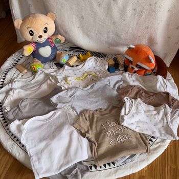 Lot de 11 bodies manches courtes mixte - T18mois - Marques diverses 