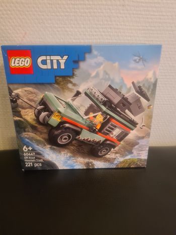 Lego city 60447 camion 4x4 tout terrain NEUF