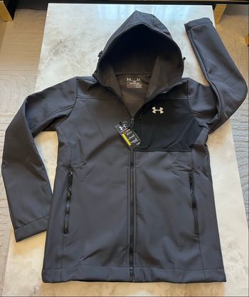 Veste under grise et noir