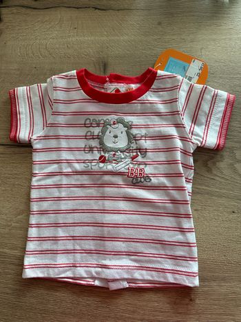 Tee-shirt rayé rouge Taille 6 mois