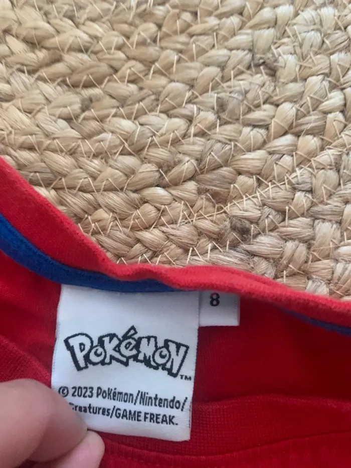 T-shirt rouge pikachu - photo numéro 5