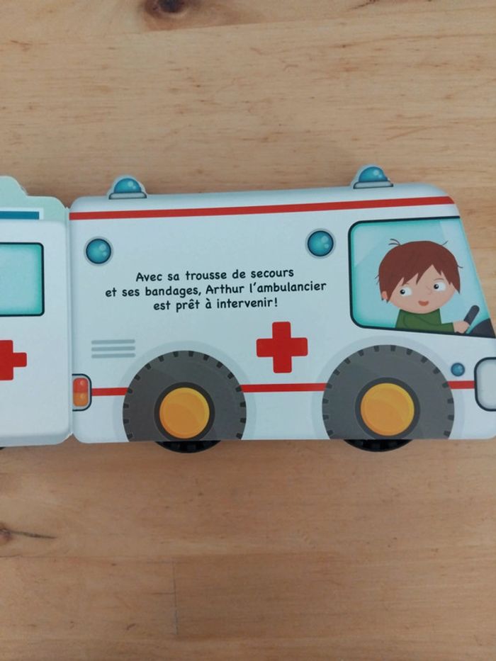 Livre le petit pilote l’ambulance - photo numéro 2
