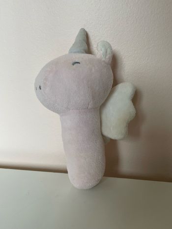 Petit hochet licorne rose 