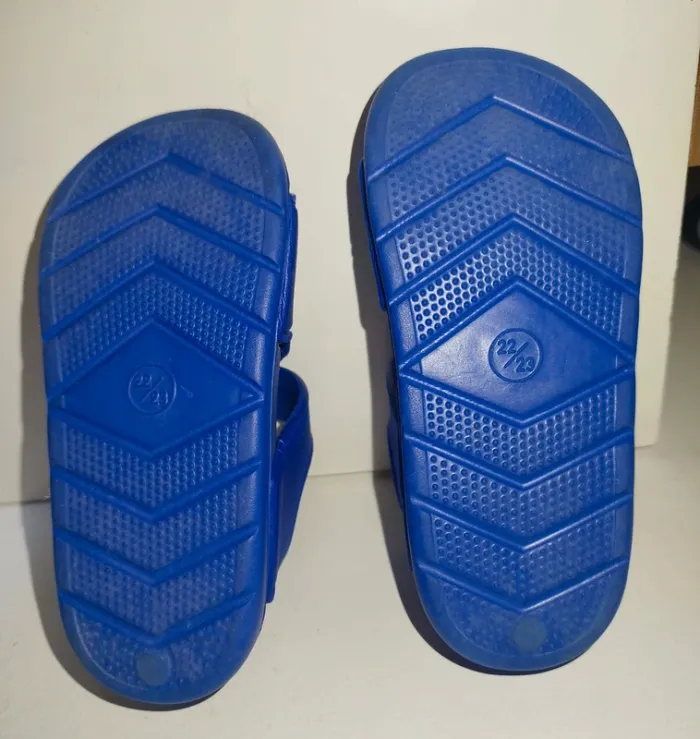 Sandales Taille 22/23 - photo numéro 3