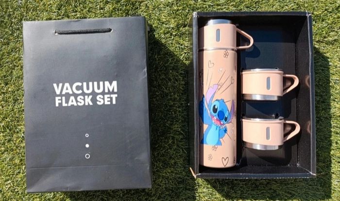 Coffret gourde isotherme Stitch en acier inoxydable + 3 tasses - photo numéro 2