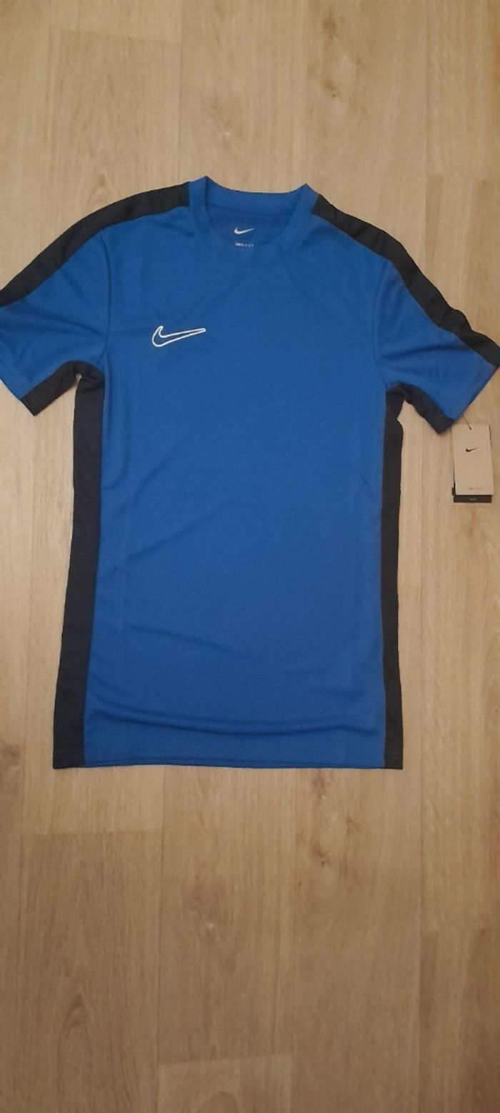 Haut de sport Nike Dri-Fit