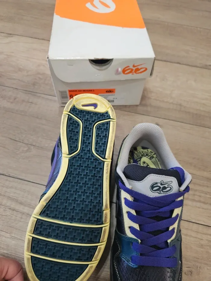 Très belles Nike Air Mogan 2, noirpurple, pointure 37,5 - photo numéro 6